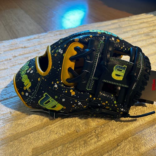 Savannah Bananas Wilson A2000 Tour Paint Splatter 11.5" 1786 Baseball Glove (WBW102218115)
