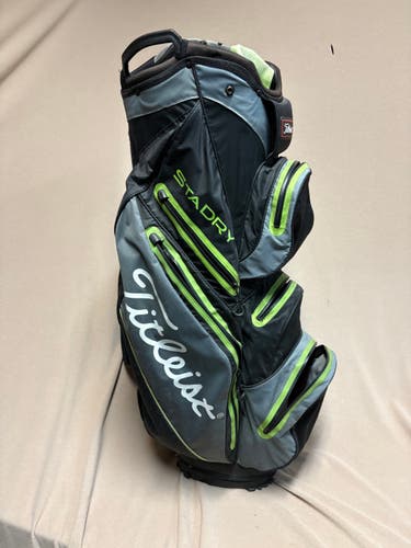 Unisex Titleist Carry Bag (Used)