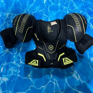 Small Junior Warrior Alpha DX5 Shoulder Pads (Used)