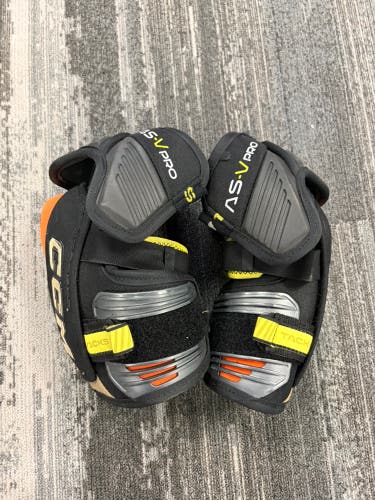 Junior Large CCM Tacks AS-V Elbow Pads (Used)