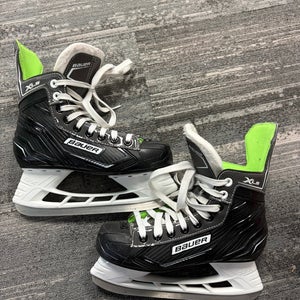 Intermediate Bauer XLS Hockey Skates Size 4 (Used)