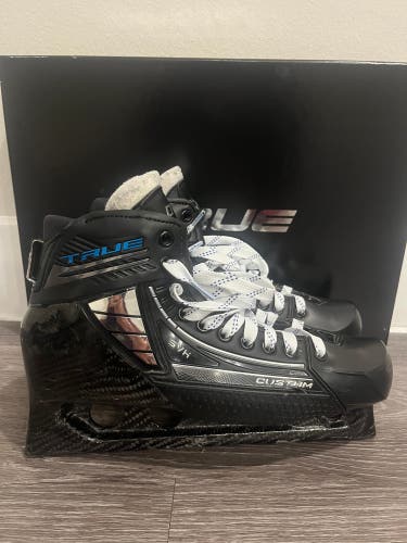 2024 True One Piece Hockey Goalie Skates Regular Width Pro Stock 9.5 (Used)