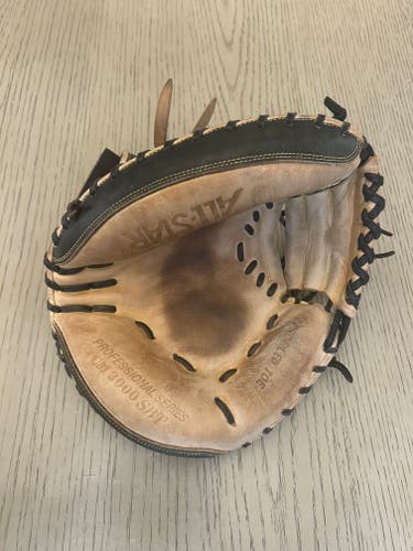 All Star RH CM3000SBT Catcher's Glove 33.5" (Used)