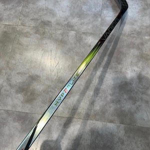 Junior Bauer Vapor Hyperlite 2 Right Handed Hockey Stick P92 50 Flex (New)