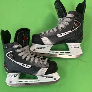 Junior CCM U+ 06 Hockey Skates | Size 2.5