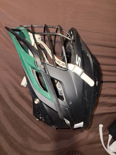 Cascade S Mens Lacrosse Helmet (Extremely Lightly Used)