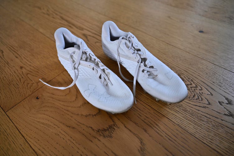 White Men's Size M 9.5 (W 10.5) Adult Under Armour Blur Smoke MC Low Top Molded Cleats (Used)