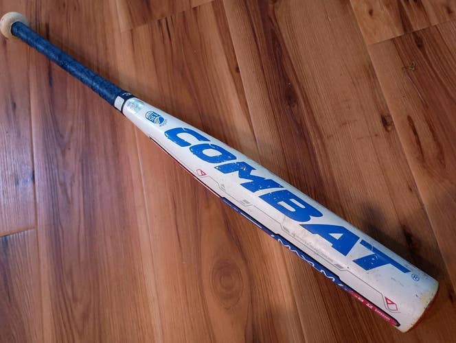 Used Combat Maxum 30/22 (-8) 2 5/8 USSSA Composite Baseball Bat MAXSL108