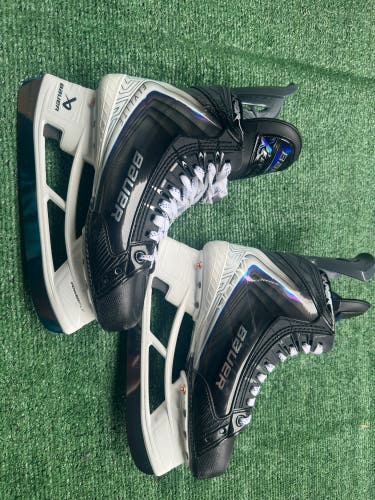 2025 Bauer Vapor Flylite Hockey Skates Regular Width 6.5 (Used)