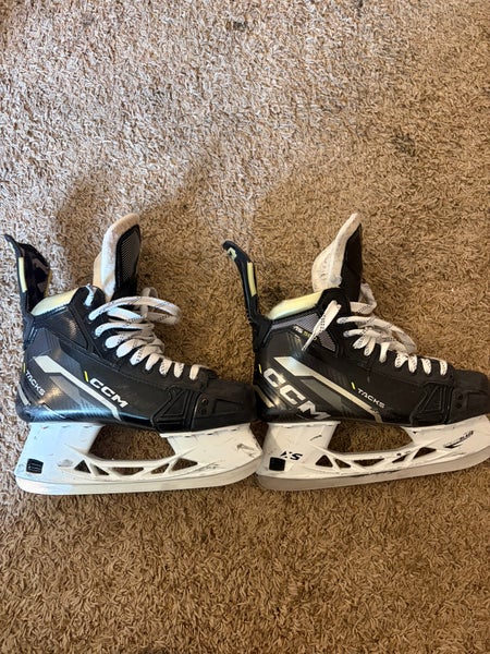 Brown/Black 2023 CCM AS-580 Hockey Skates Wide Width 7.5 (Used)