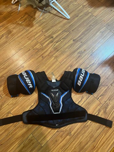 Men's XL Senior Bauer Shoulder Pads (Used)