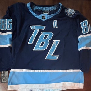 Tampa Bay Lightning Stadium Series Nikita Kucherov Jersey Adult Large (52)