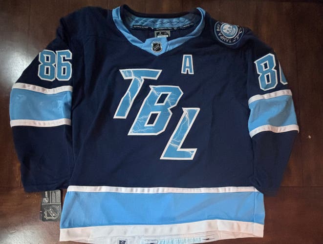 Tampa Bay Lightning Stadium Series Nikita Kucherov Jersey Adult Large (52)