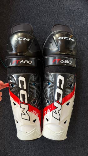 Senior CCM JetSpeed FT680 15" Shin Pads (Used)