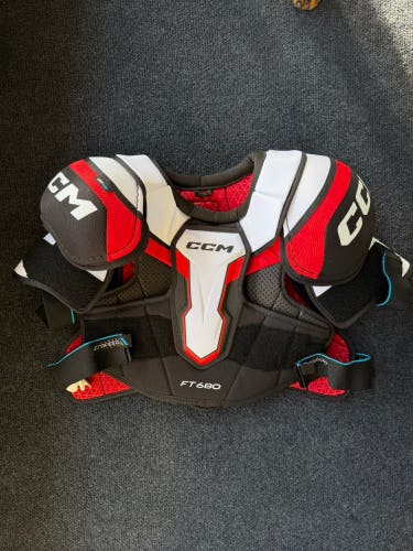 Men's Large Senior CCM JetSpeed FT680 Shoulder Pads (Used)