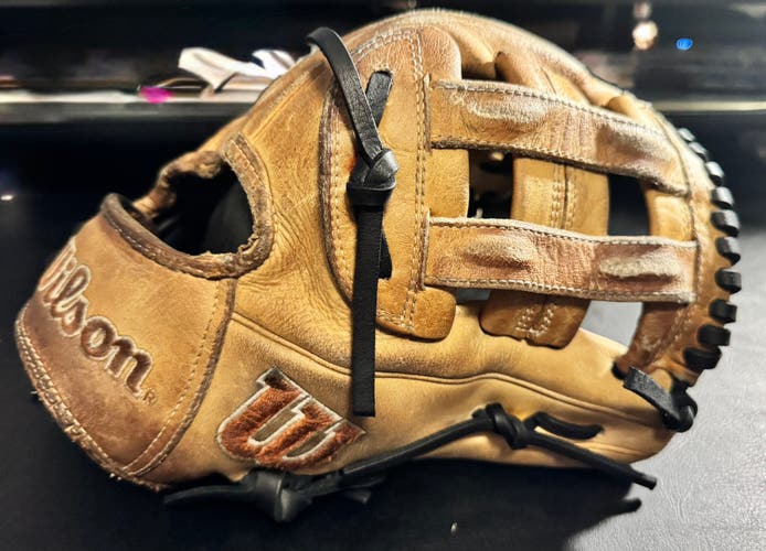 Wilson A2000 RH Infield Baseball Glove 11.5" (Used)