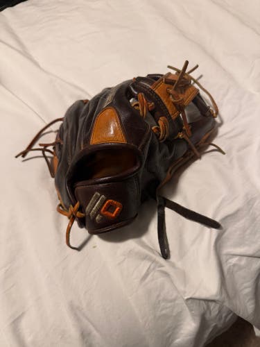 Nokona Alpha S100 RH Baseball Glove 9" (Used)