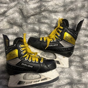 Black/Yellow 2017 Bauer Supreme Ignite Pro+ Hockey Skates Extra Wide Width Size 3.5 (Used)