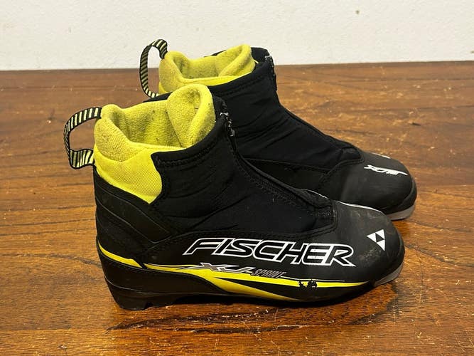Fischer Size 36 XJ Sprint NNN Cross Country Ski Boots Kids Junior Black Yellow