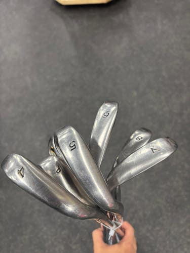 Used Taylormade R7 Mens Iron Set RH 4I-PW 11337-S000478758