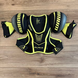 Medium Junior Warrior Alpha QX5 Shoulder Pads (Used)