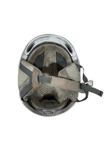 Used Giro Snowsport Helmet Adult White MD 11847-S000032648