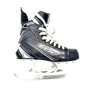 Used CCM 9040 Junior Hockey Skate Junior 02 11860-S000304009