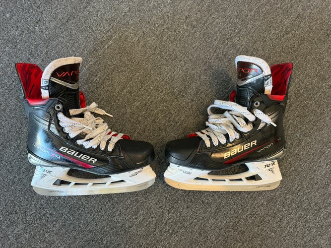 2023 Bauer Vapor X4 Hockey Skates Regular Width 9.5 (Used)