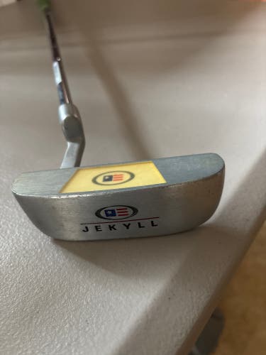 US kids LH Jekyll Putter 28 inches in length (Used)