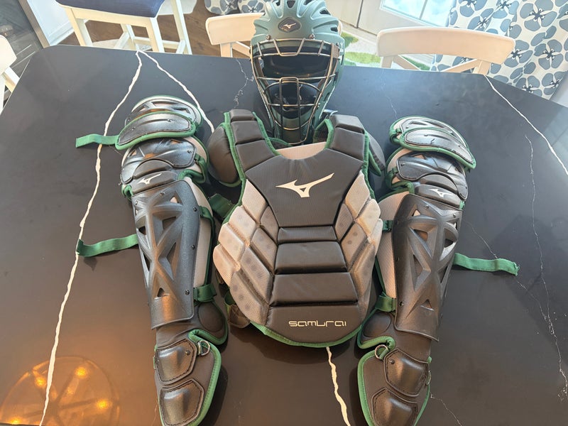 Green Mizuno Samurai Catcher's Set (New)