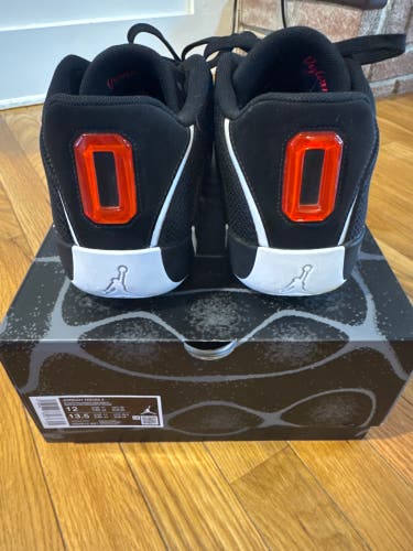 Men's Size M 12.0 (W 13.0) Jordan Shoes (Used)