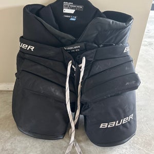 Senior Medium 2024 Bauer Hockey Goalie Pants Pro Stock (Used)