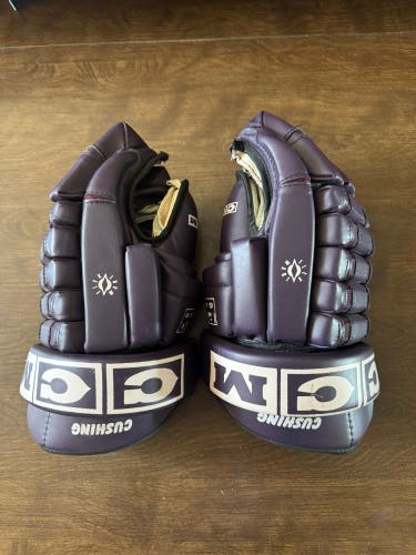 Vintage CCM Hockey Gloves - Large (Used)