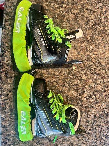 Black 2024 Bauer Supreme M40 Hockey Skates Regular Width 11 (Used)