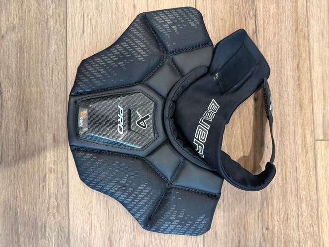 BAUER PRO CERTIFIED NECK GUARD - JUNIOR
Goalie Neck Protector (Used)
