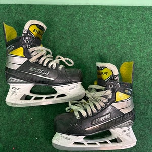 Senior Bauer Supreme S37 Hockey Skates (Regular) 7.5 (Used)