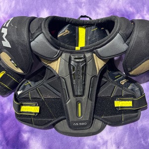 Large Junior CCM Tacks AS 580 Shoulder Pads (Used)