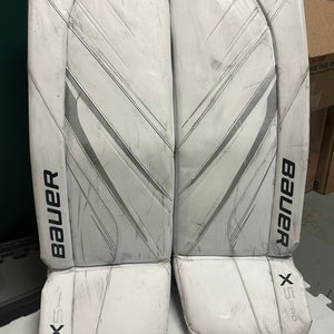 Medium Bauer Vapor X5 Pro Goalie Leg Pads (Used)