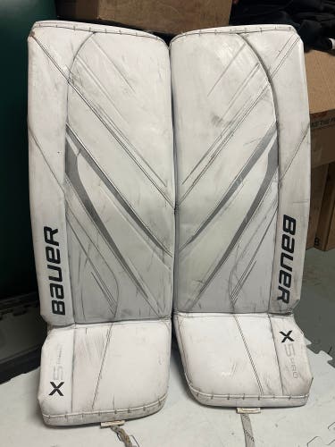Medium Bauer Vapor X5 Pro Goalie Leg Pads (Used)