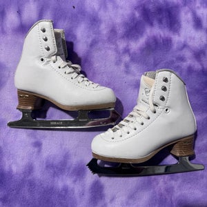 Jackson Ultima Elle Figure Skates Junior 13 (Used)