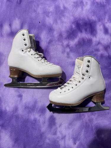 Jackson Ultima Elle Figure Skates Junior 13 (Used)
