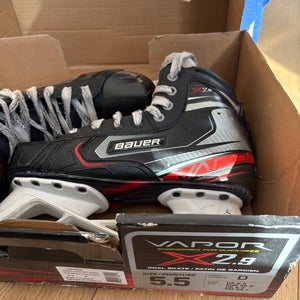 2019 Bauer Vapor X2.9 Hockey Goalie Skates Regular Width Size 5.5 (Used)