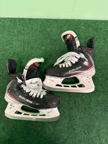 Junior Bauer Vapor Fly40 Hockey Skates (Regular) Size 2.5 (Used)