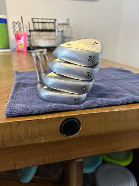 TaylorMade Milled Grind 4 Right Handed Wedge Wedge Set (46°, 50°, 54°, 58°)