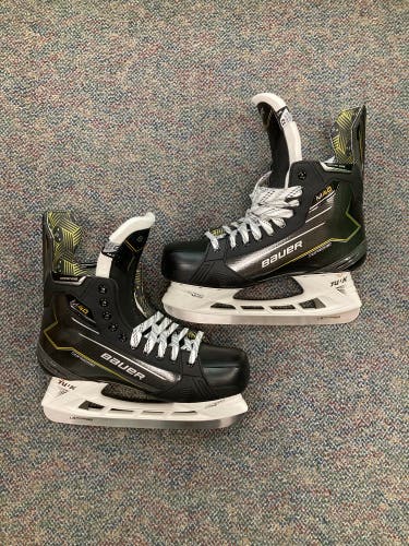 Senior Bauer Supreme M40 Hockey Skates 13 (New)