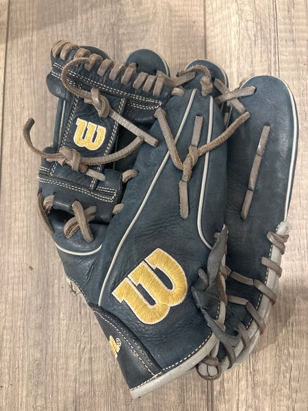 Wilson A1000 RH Baseball Glove 11.5" (Used)