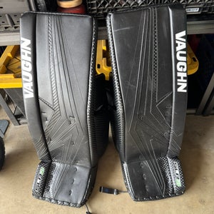 33" Vaughn SLR4 Pro Goalie Leg Pads (Used)