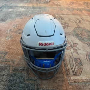Youth Medium Riddell SpeedFlex Helmet (Used)