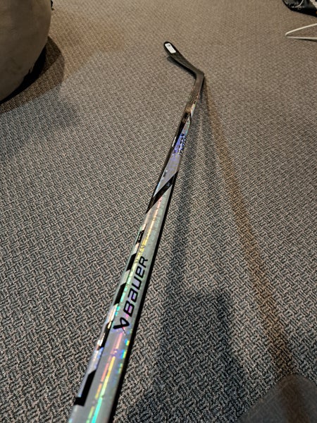 Senior Bauer Twitch Left Hand Hockey Stick P28 77 Flex (New - Silver)