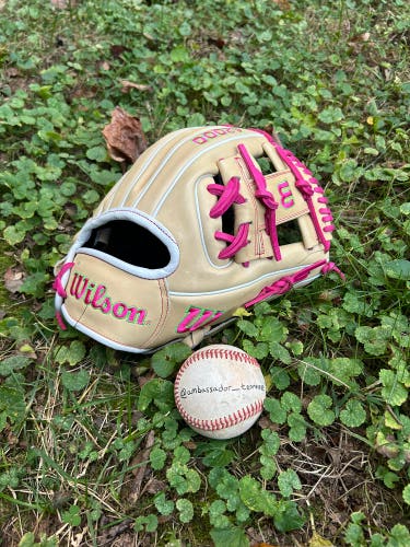 Wilson A2000 1786 11.5” Infield Baseball Glove Blonde/Pink/Neon Green
